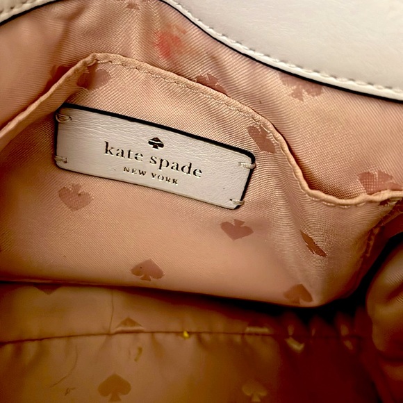 Kate Spade quilted bag with silver hardware. - Picture 4 of 4